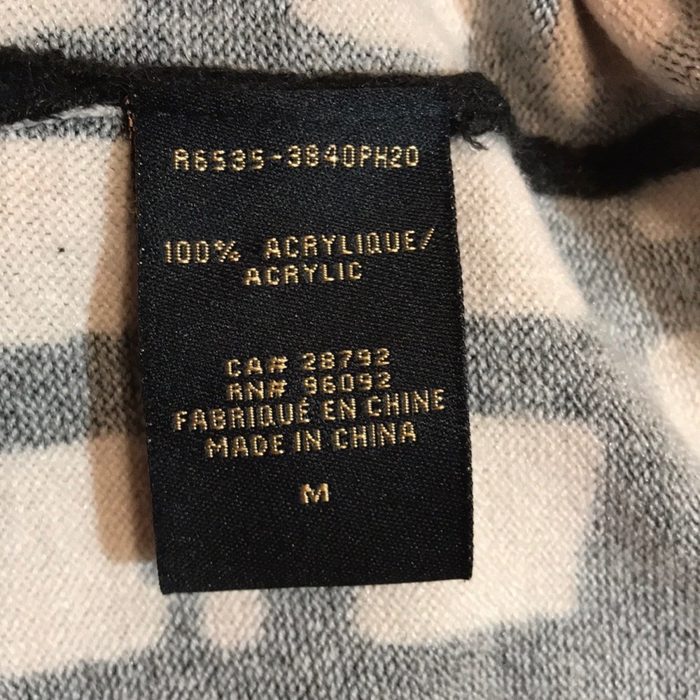 Sweater - Picture 3 of 4